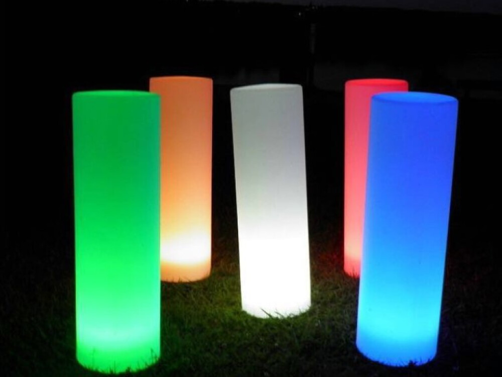 Colour Changing Cylinder 96cm (interchangeable Eu/uk Adapter)