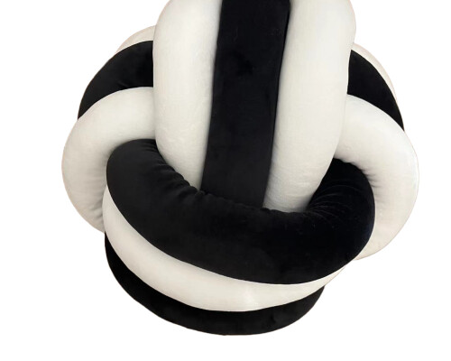 Cuddle Ball : Black And White